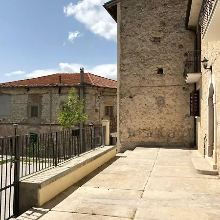 Semesterbostad Ammoglja Calascio