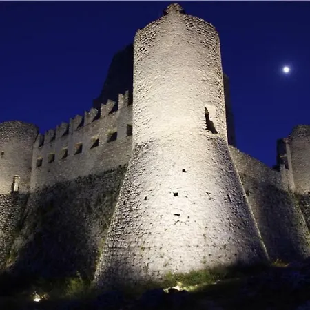 Ammoglja Semesterbostad Calascio